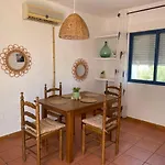 Congrio10, Negras Apartman *